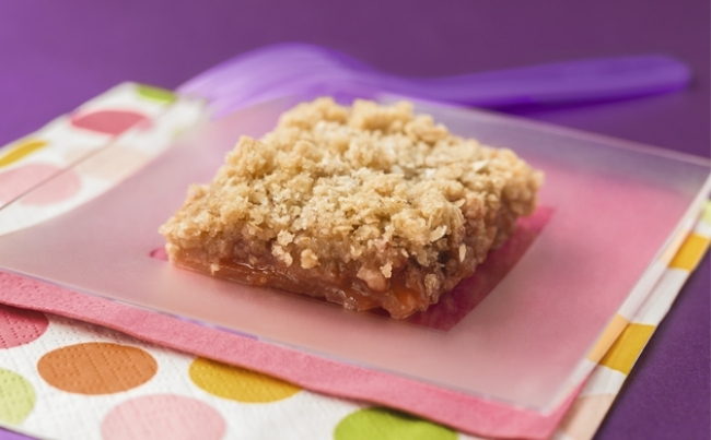 Crocante de manzana y fresas